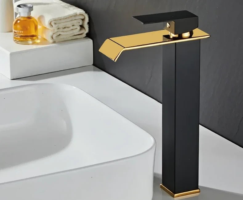 Torneira Premium para Banheiro BlacknGoldGeometricLine - achatudostore